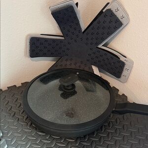 Black Non-Stick Frying Pan with Glass Lid